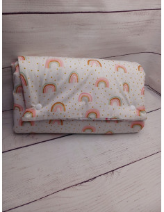 Matelas à langer nomade arc en ciel