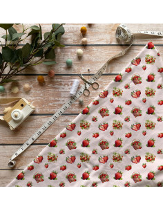 Tissus " Fraises en fête"