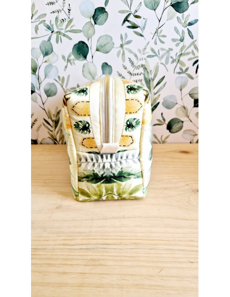 Trousse de toilette safari en stock