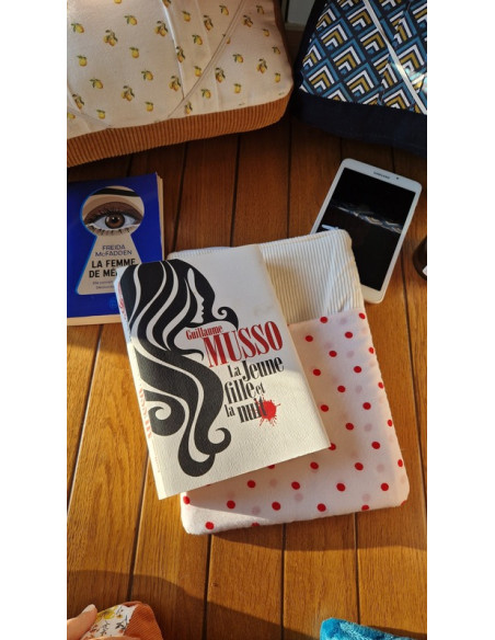 Housse livre broché velours blanc a pois