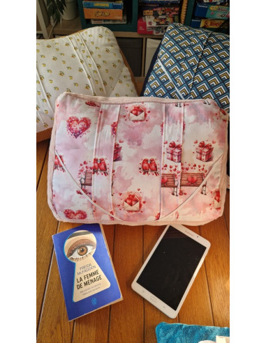 Coussin lecture romance florale