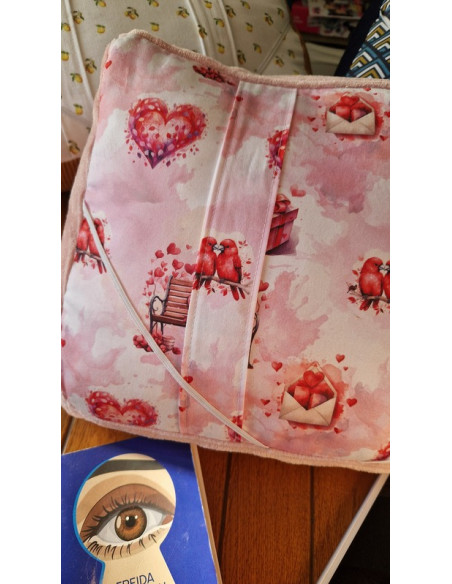 Coussin lecture romance florale