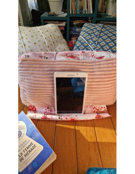 Coussin lecture romance florale