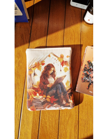 Housse liseuse ou livre Femme d'automne Pocket coton épais