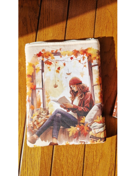 Housse liseuse ou livre Femme d'automne Pocket