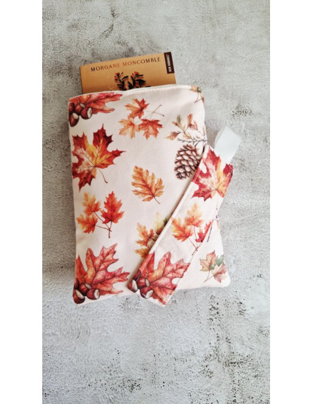Housse liseuse ou livre avec marque page " éclats d'automne"