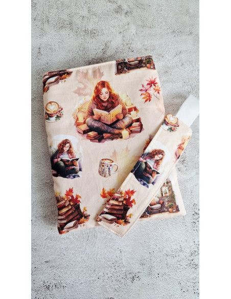 Housse liseuse ou livre avec marque page " romance d'automne"