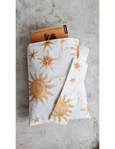 Housse liseuse ou livre avec marque page " Soleil"
