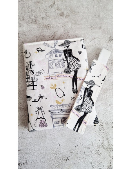 Housse liseuse ou livre avec marque page " parisienne"