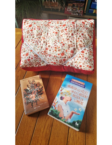 Coussin lecture fleurs de printemps